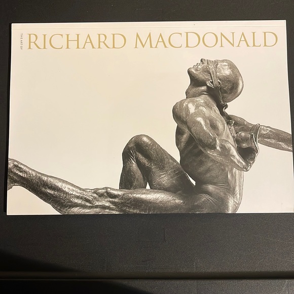 ~Paperback Collector's  Book  The Art of Richard Macdonald - Picture 1 of 11